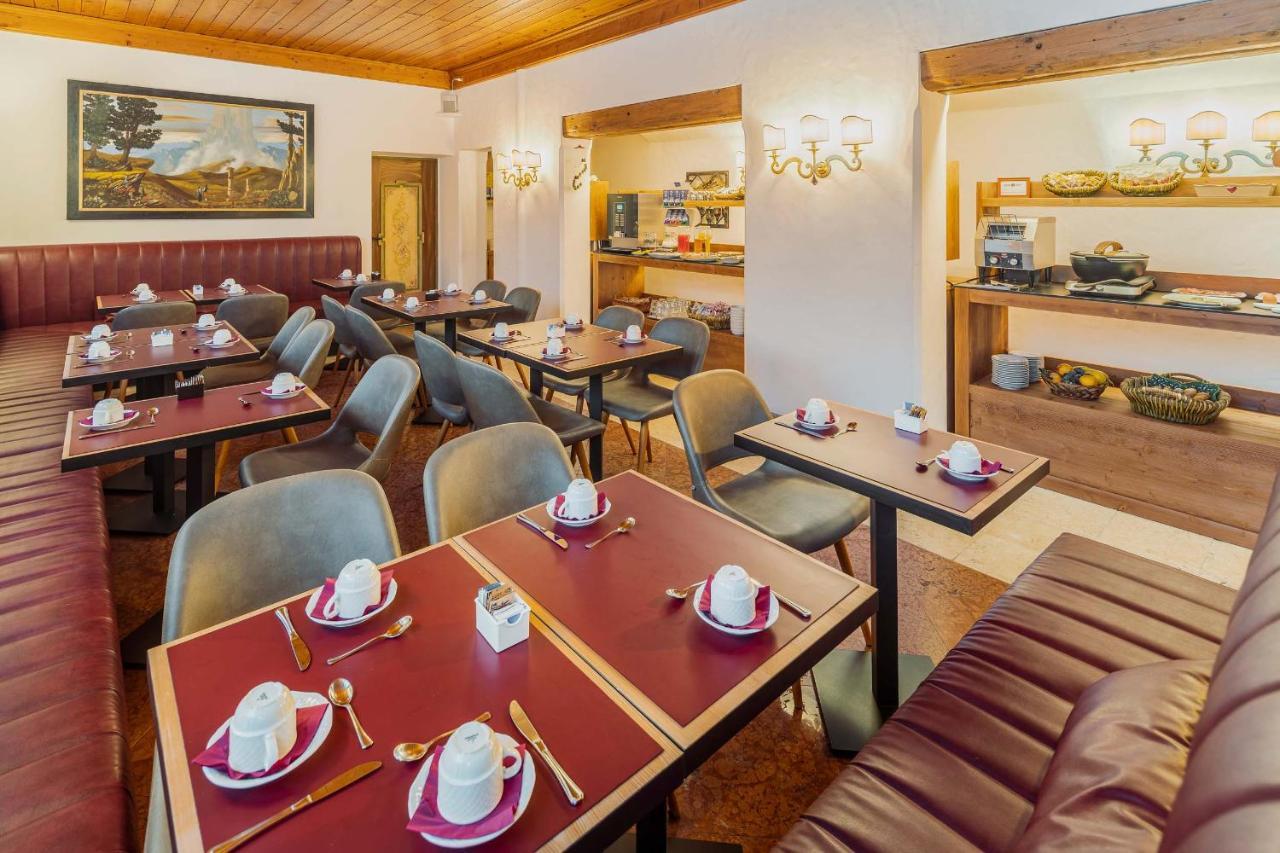 קורטינה ד'אמפזו Royal Hotel Cortina מראה חיצוני תמונה