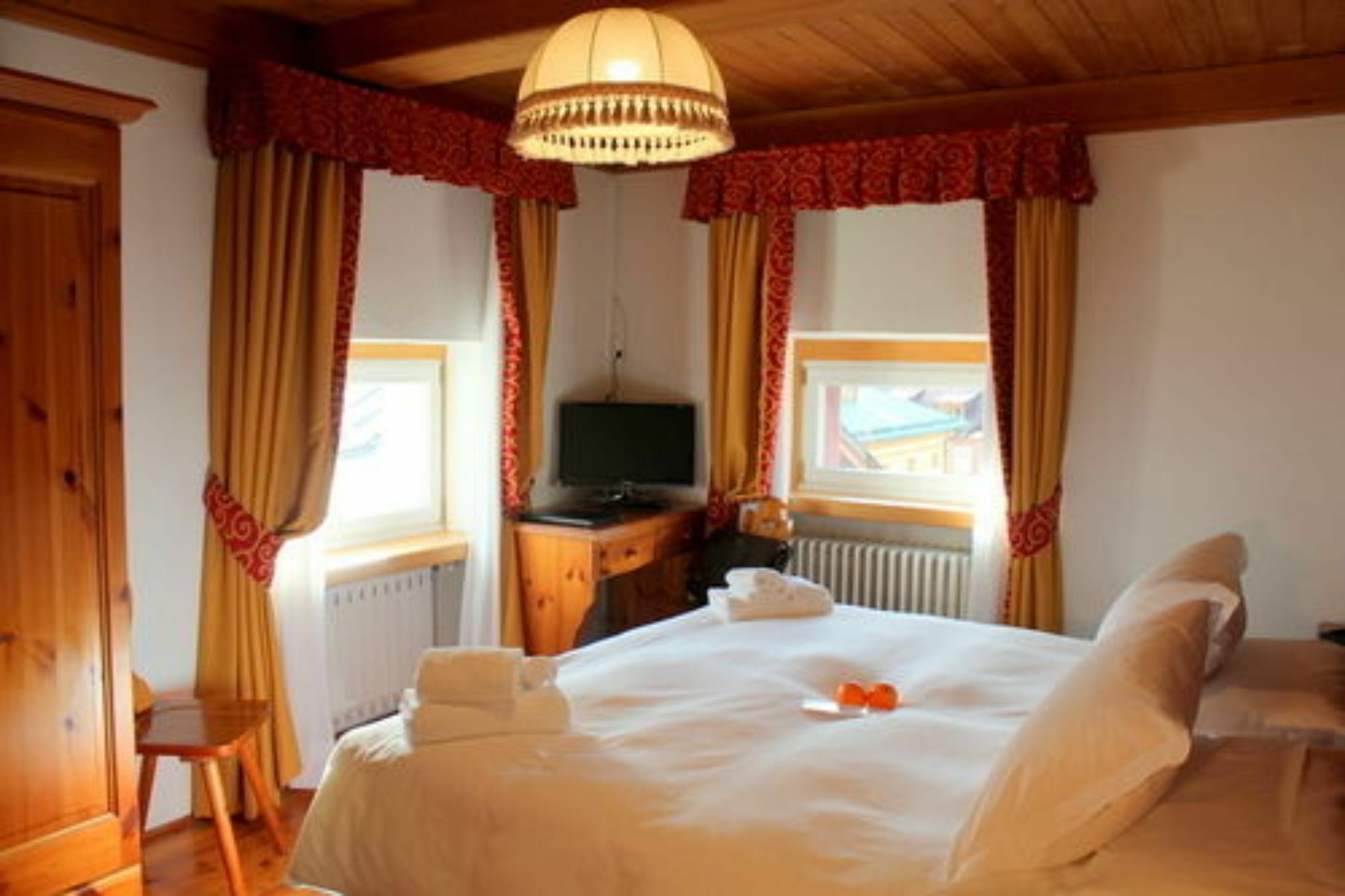 קורטינה ד'אמפזו Royal Hotel Cortina מראה חיצוני תמונה